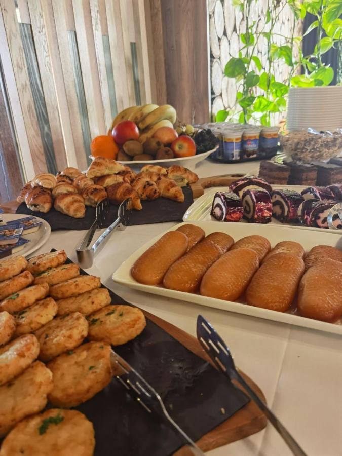 Hotel Forest Пале Екстериор снимка